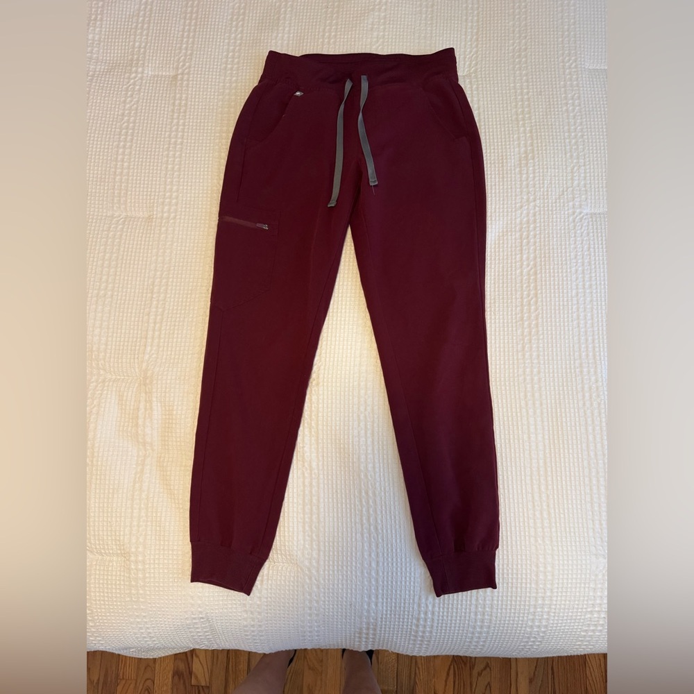 Figs Zamora Jogger Pants- Maroon- High Waisted